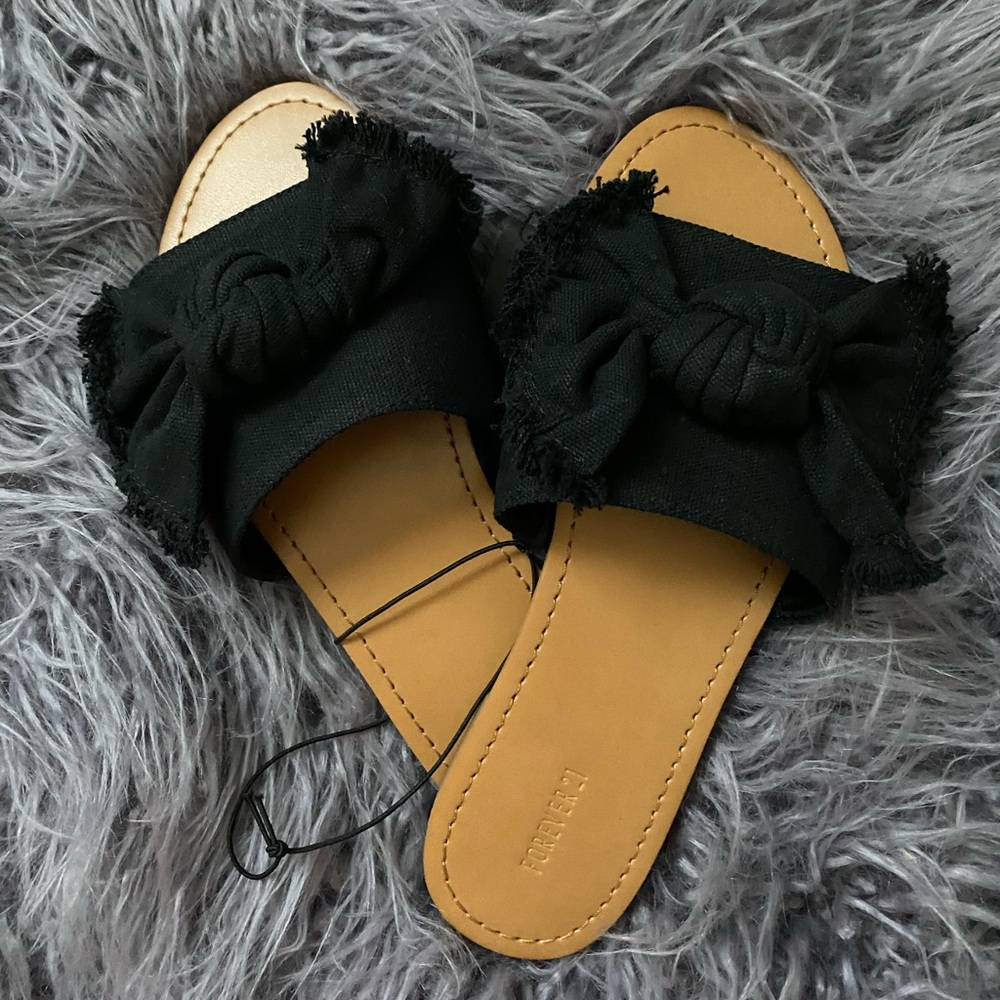Forever 21 black sandals